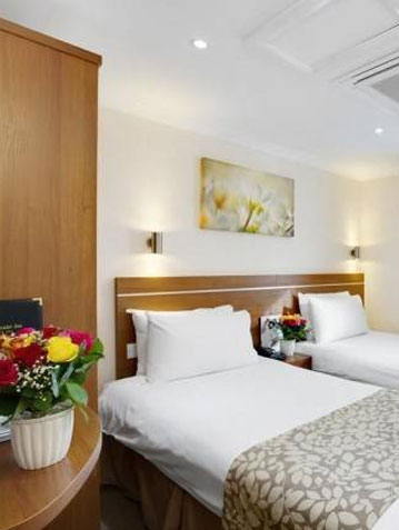 Bayswater Triple Room
